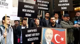 Taksim'de Milli Şair Mehmet Akif Ersoy Öldüğü Yerde Anıldı