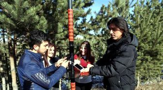 Kampüste Telefon Şarjı Biten Öğrenciler Çözümü Güneş Enerjisinde Buldu