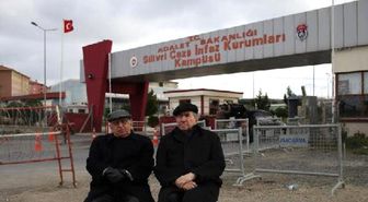 Altan Öymen ve Hüsamettin Cindoruk Silivri'de 'Umut Nöbeti' Tuttu