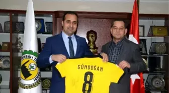 Dortmund'un Yıldız Futbolcusundan O Başkana İmzalı Forma