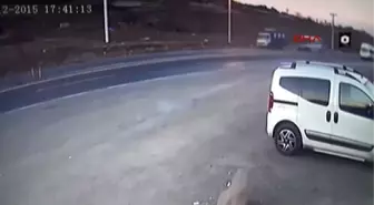 Islahiye Motosiklet Kamyonete Çarptı 1 Ölü, 1 Yaralı