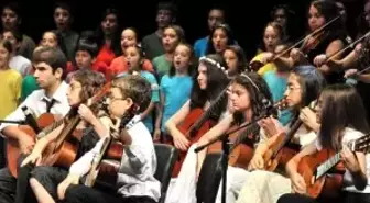 Çocuklardan Film Gibi Konser