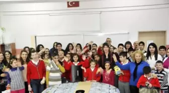 Engelli Çocuklar Yeni Yıl İçin Hayal Ettikleri Hediyeleri Aldılar