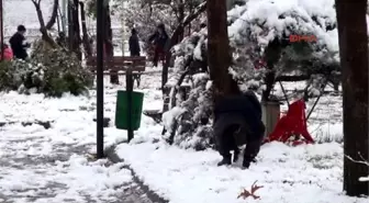 Diyarbakır'da Çocuklar Toma'ya Kartopu Attı