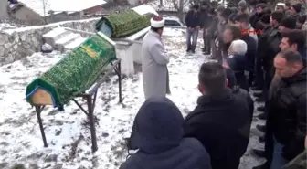 Emet'teki Silahlı Kavgada Ölen Ana-oğul Gözyaşları İçinde Toprağa Verildi