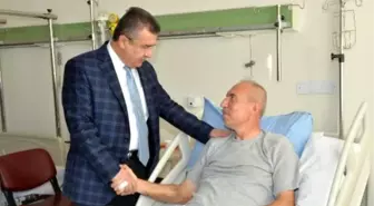 Emniyet Genel Müdürü Lekesiz'den GATA'da Tedavi Gören Yaralı Polis Memurlarına Geçmiş Olsun Ziyareti