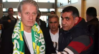 Şanlıurfaspor, 8 Futbolcuyla Yollarını Ayırdı