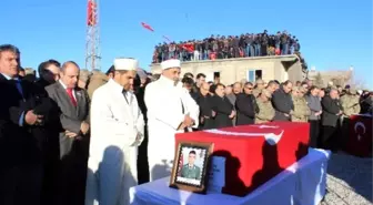 Adıyaman Şehidini Kürtçe ve Türkçe Ağıtlarla Uğurladı