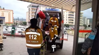 Aliağa'da ve Ödemiş'te Yağmur Kazalara Yol Açtı: 2 Yaralı