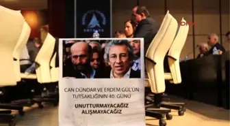 Antalya Can Dündar ve Erdem Gül İçin Belediye Meclisine Döviz