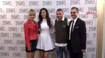 Futbolun Aktörleri Çocuklar İçin Sahnede