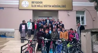 Deneme Sınavında Birinci Olan Öğrencilere Bisiklet Hediye Edildi