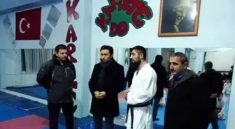 Kaymakam Örnek, Başarılı Karate Sporcularını Antrenmanda Ziyaret Etti