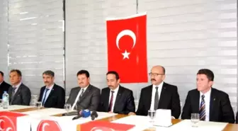 MHP'de Başkanlar Kılıçları Çekti