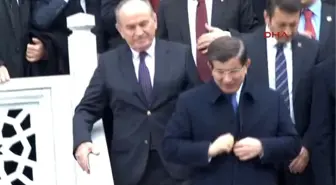 Başbakan Davutoğlu'ndan Yeni Akit Gazetesi'ne Taziye Ziyareti