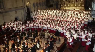 Bin Yıllık Kilise Korosunda Yüzlerce Çocuk Şiddet ve Taciz Mağduru