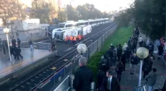 İzmir'de Metro Kazası, 10 Yaralı (2)- Yeniden