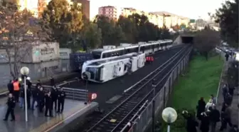 Metro İstasyonuna Konteyner Devrildi