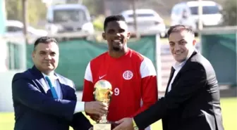 Samuel Eto'o 'Yılın Transferi' Ödülünü Aldı