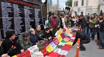 Ankara Anmasında Pankart Gerginliği