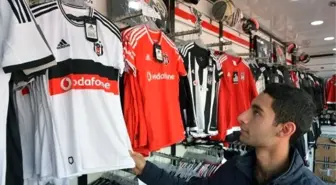 Aliağa'da Beşiktaş Tır'ı Büyük İlgi Gördü