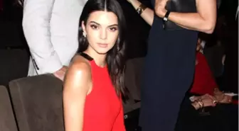 Kendall Jenner, Makyajsız Yakalandı