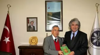 Gazeteci Yavuz Donat, Arü Yenisey Yerleşkesi'ne Hayran Kaldı