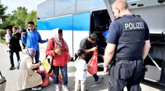 Almanya, Sığınmacıların Parasına El Koymaya Başladı