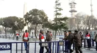 Polis, Sultanahmet Meydanı'nda Kuş Uçurtmadı