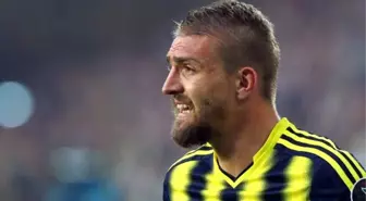 Caner Trafik Kazası Geçirdi