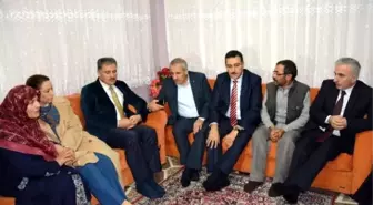 Başbakan Davutoğlu'ndan Acılı Aileye Başsağlığı Telefonu