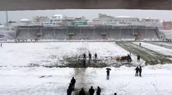 Orduspor - Pazarspor Maçı Kar Yağışından Dolayı Ertelendi