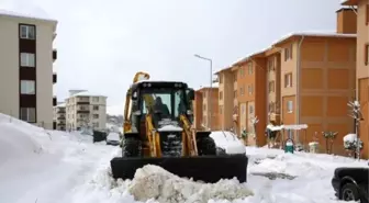 Adapazarı Belediyesi Kardan Kapanan Yolları Anında Açıyor