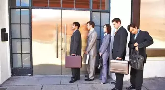 Petrol Fiyatları Düşünce ABD'de 16 Bin 700 Kişi İşsiz Kaldı