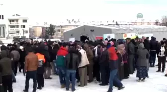 Suriyeli Sığınmacılara Gıda ve Kömür Yardımı