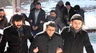 Elazığ'daki PKK Şüphelileri Sağlık Kontrolünden Geçirildi