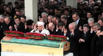 Nihat Özdemir'in Eşi Gülseren Özdemir Son Yolculuğuna Uğurlandı