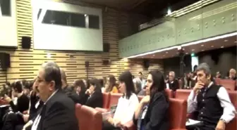 Selahattin Demirtaş, Paris'te 'Siyasal Suçlar ve Adalet Arayışı' Konulu Konferansa Katıldı