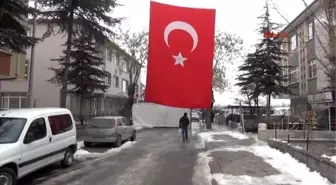 Sur Şehidi Özel Hareket Polisi Tayfur'un Acı Haberi Ankara'daki Babaevine Ulaştı