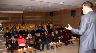 Elazığ'da Anne ve Kızlarına Sağlık Semineri Verildi