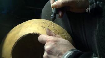 Bal Kabağını Sanat Eserine Dönüştürüyor