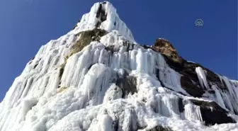 Deliklitaş' Buz Sarkıtlarıyla Kaplandı - Bitlis