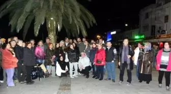 Foça'da Gece Yarısı 'Tecavüz' Protestosu