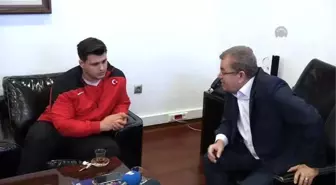 ATO Başkanı Bezci Milli Güreşçileri Kabul Etti
