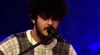 'O Ses Türkiye' Şampiyonu Emre Sertkaya'nın Bağlamasındaki Yazının Sırrı