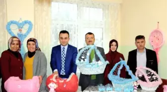 Erdemli'de Belgeli Çocuk Bakıcıları Yetişiyor