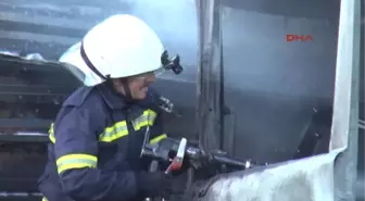 Eskişehir Kamyona Çarpan Tır Alev Aldı; Ahmet Öldü, Babası Ağır Yaralı