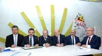 Hizmet İş'te Toplu İş Sözleşmesi Sevinci