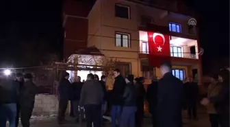 Şehit Özel Harekat Polisi Mustafa Büyükpoyraz'ın Elmadağ'daki Ailesine Acı Haber Ulaştı (2)