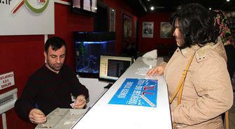 İşe Gişede Bilet Satarak Başladı Şimdi 3 Sineması Var
